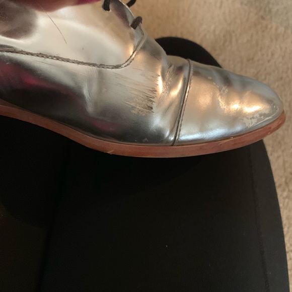 SOLD-Kate Spade Saturday silver shoes 8.5 - Picture 6 of 7